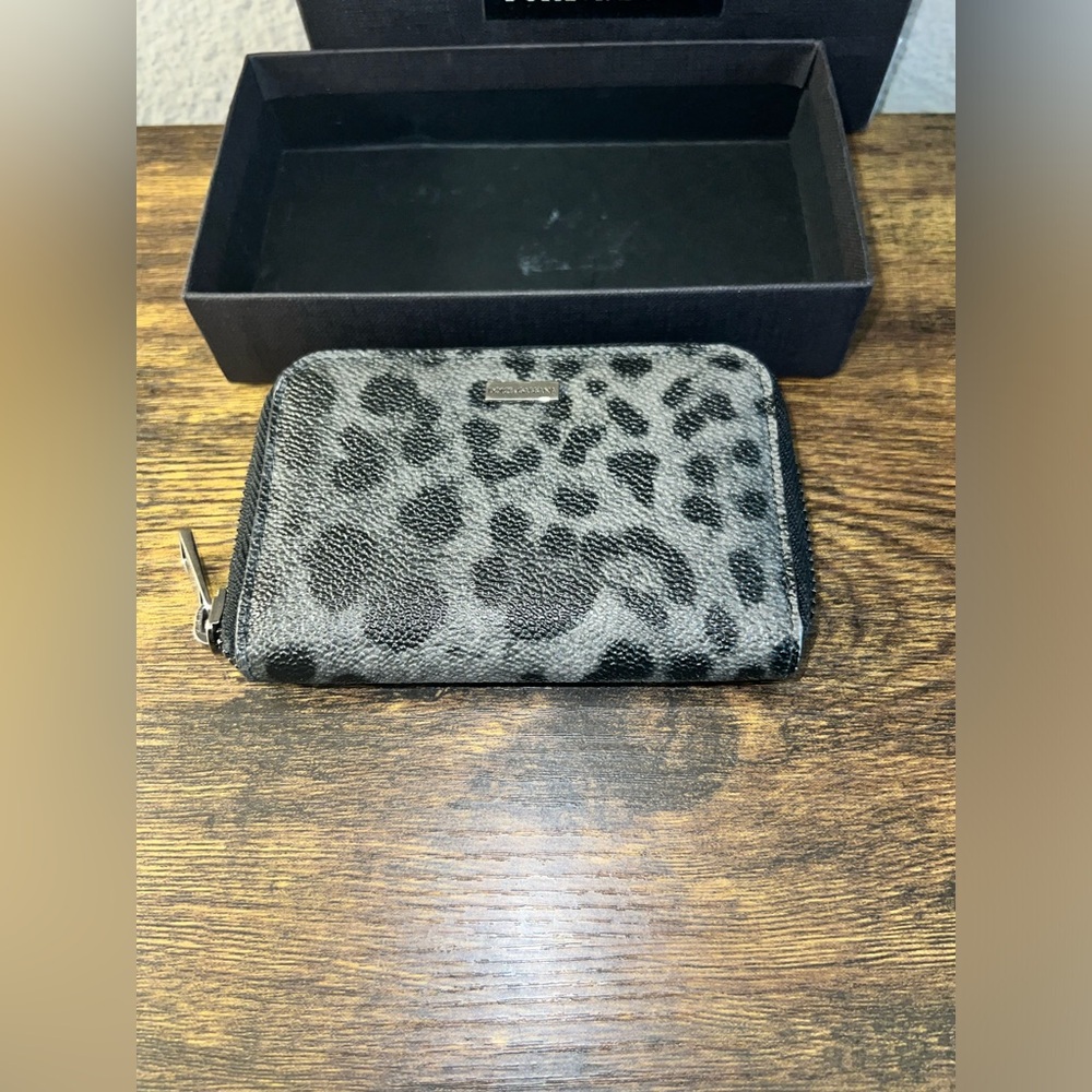 Dolce & Gabanna Wallet (SOLD) - Picture 2 of 14